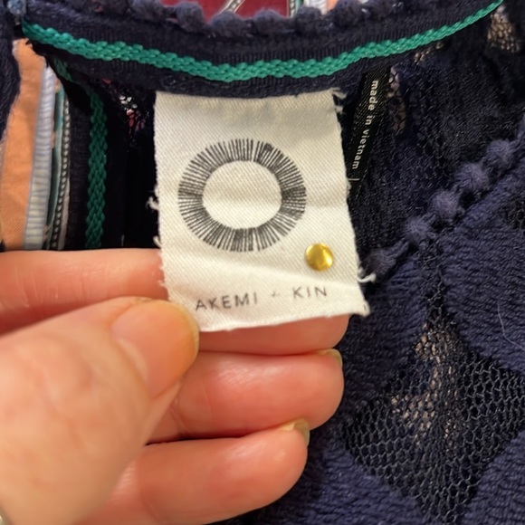 Anthropologie Akemi + Kin Maite Lace Geometric Pattern top size small - Picture 8 of 10